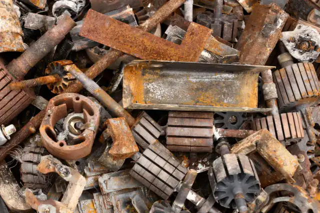 Heavy ferrous scrap — steel channels, plates and machine parts
